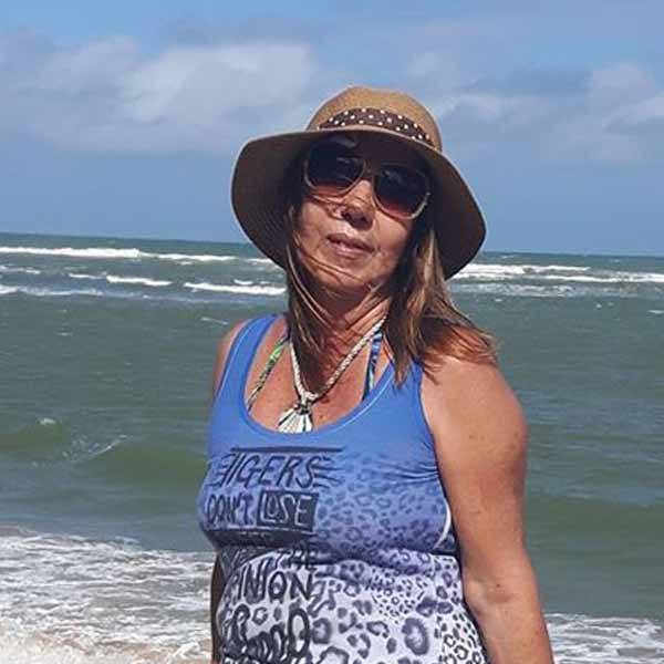 Regina Alvares completa idade nova