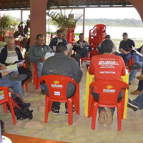 Primeiro treinamento prático para prova de Arrais Amador acontece no Balneário Municipal