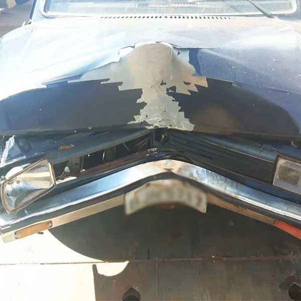 Motorista de 62 anos morre após colidir contra poste em Cândido Mota