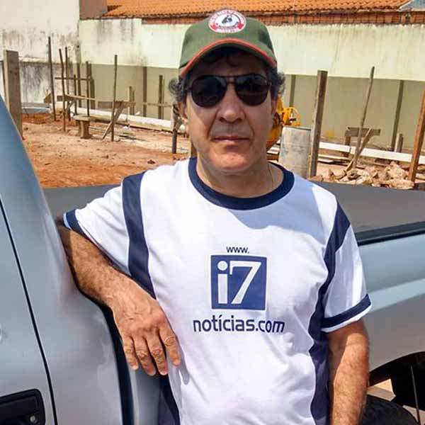 Chico Carlos apaga velinhas nesta quinta
