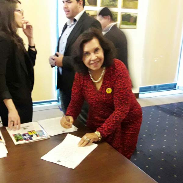 Prefeita Almira assina convênio com a Univesp no Palácio dos Bandeirantes