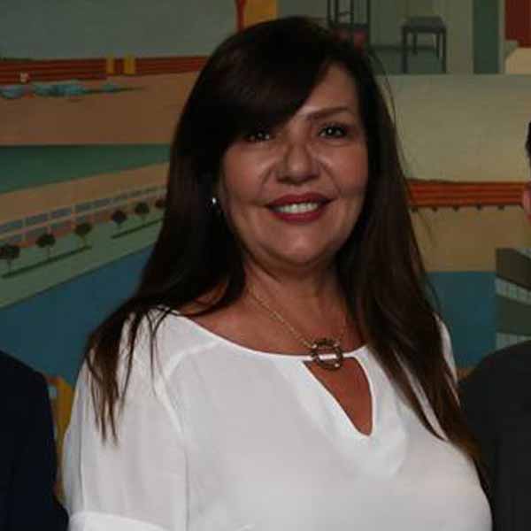 Angela Giannetta celebra mais um ano de vida