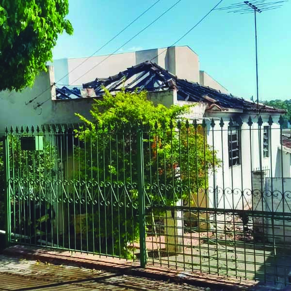 Homem morre carbonizado após casa pegar fogo em Tupã