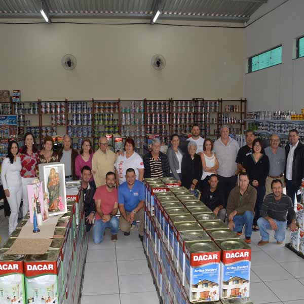 Loja de Tintas Cor & Arte recebe o terço empresarial