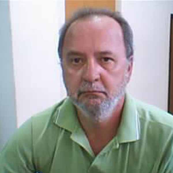 Antonio Carlos completa idade nova