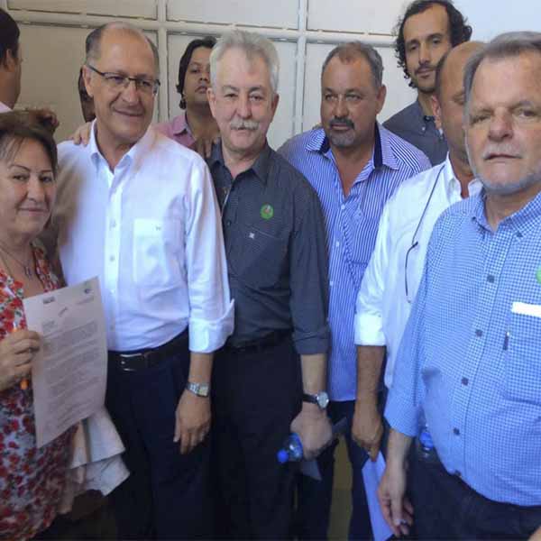 Prefeitos do Civap agradecem governador pela agilidade na nomeação de 14 novos médicos para o HR