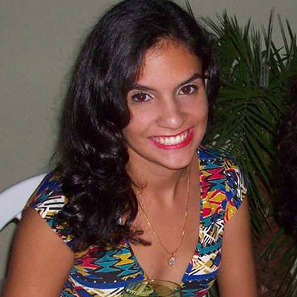 Lais Reis apaga velinhas nesta sexta