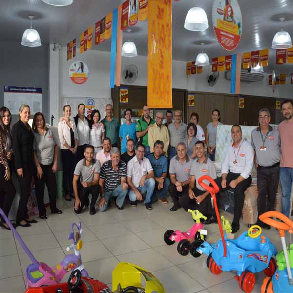 Lojas Romera recebe o terço empresarial