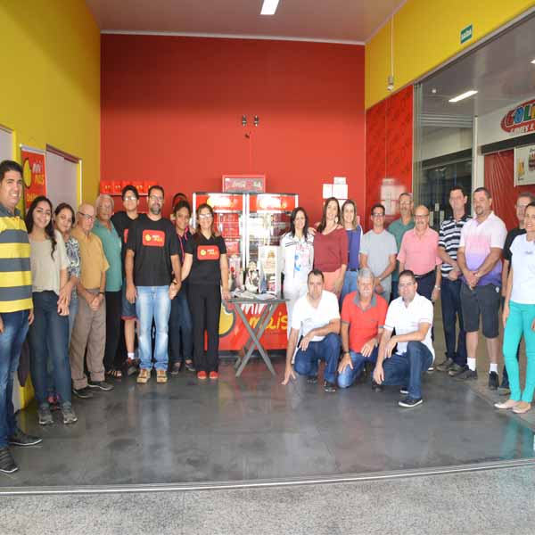 Mini Mais Doces e Salgados recebe o terço empresarial