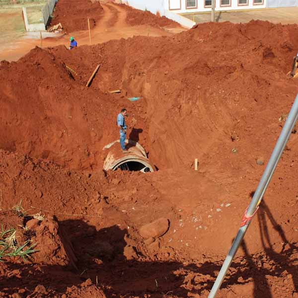 Obras de contenção de águas pluviais no Lina Leuzzi serão concluídas em dois meses e meio