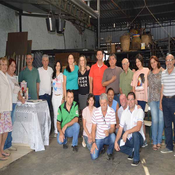 Comercial Ferroaço recebe o terço empresarial