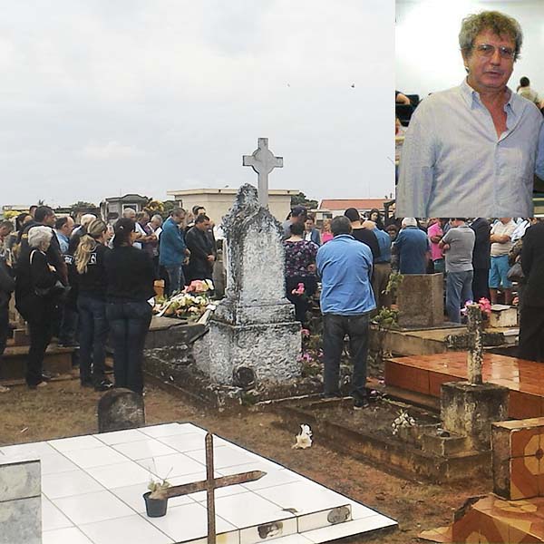 Familiares e amigos se emocionam em enterro de ex-escrivão vítima de infarto fulminante
