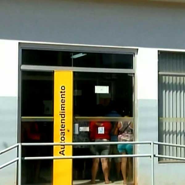 Assaltantes levam R$ 70 mil de banco após falso sequestro de família em Ibirarema