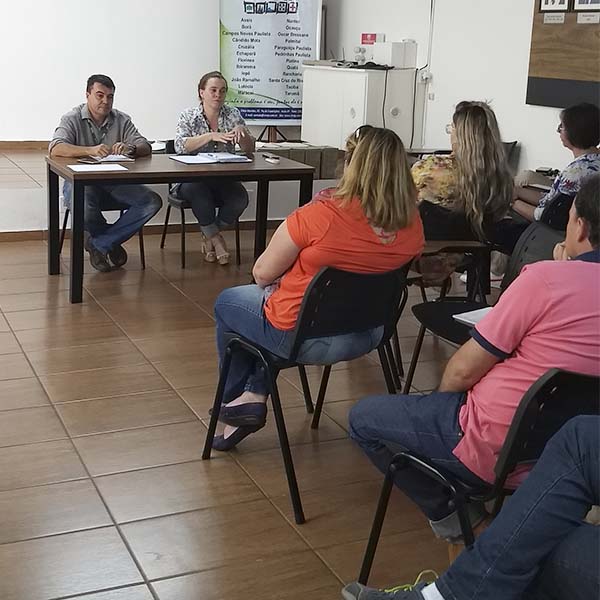 Prefeitura apresenta projeto para implantar Rede de Proteção e Controle Populacional de Cães e Gatos
