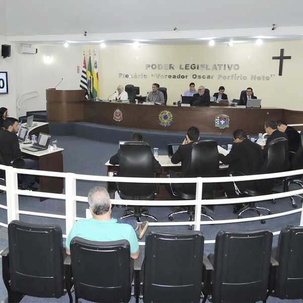 Câmara aprova projeto que declara oficial o Hino do Município