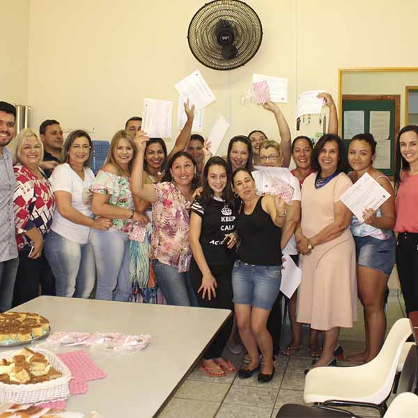 Assistência e Fundo Social realizam formatura de 'Curso de Maquiagem' em Conceição e Roseta
