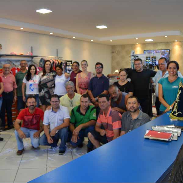 Arco Iris Confecções recebe o terço empresarial
