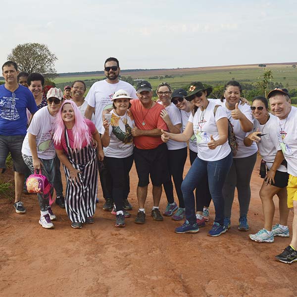Católicos participam da 1ª Caminhada Agostiniana em celebração aos 300 anos de Aparecida