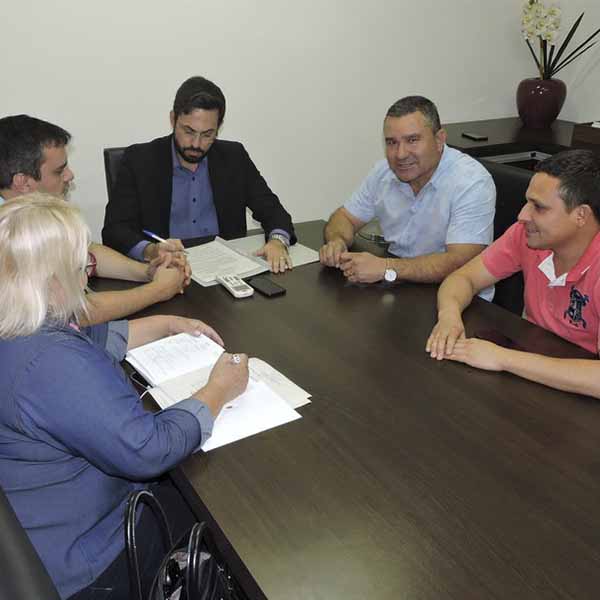 Comissão de Inquérito se reúne na Câmara