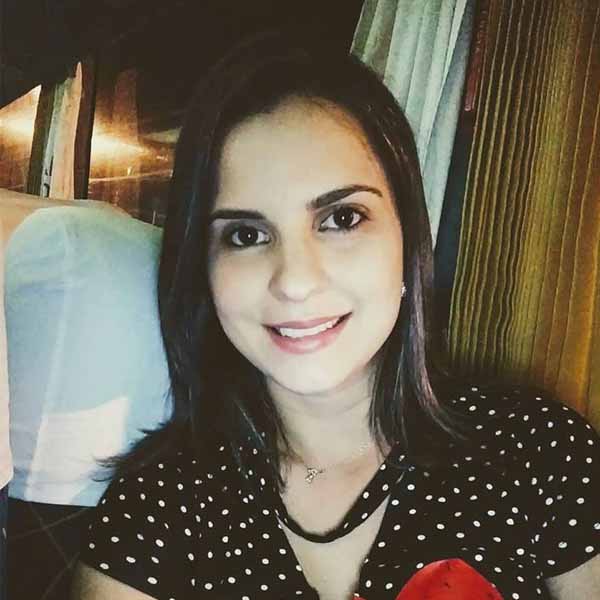 Luciana Pilan apaga velinhas nesta segunda