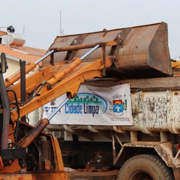 Operação Cidade Limpa retira 214 caminhões de entulhos em Paraguaçu Paulista
