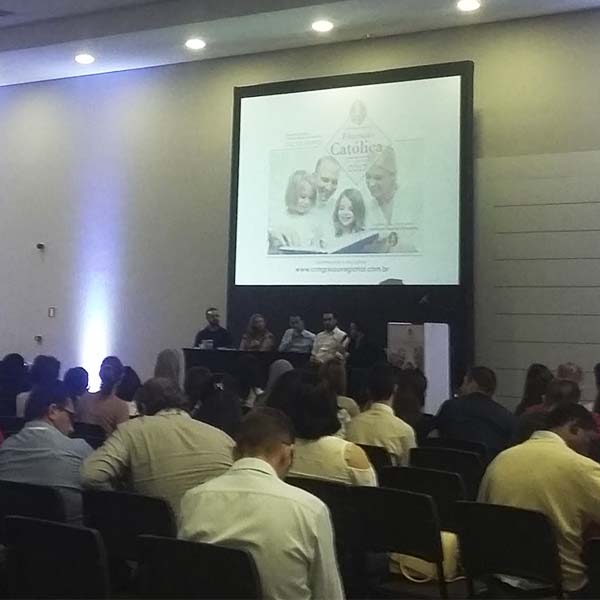 Paraguaçuense profere palestra no I Simpósio Regional de Educação dos Filhos no PR