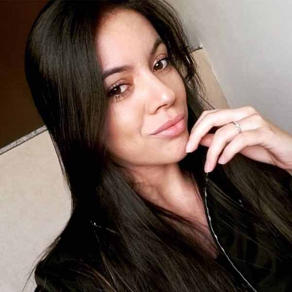Aline Rodrigues apaga velinhas neste domingo