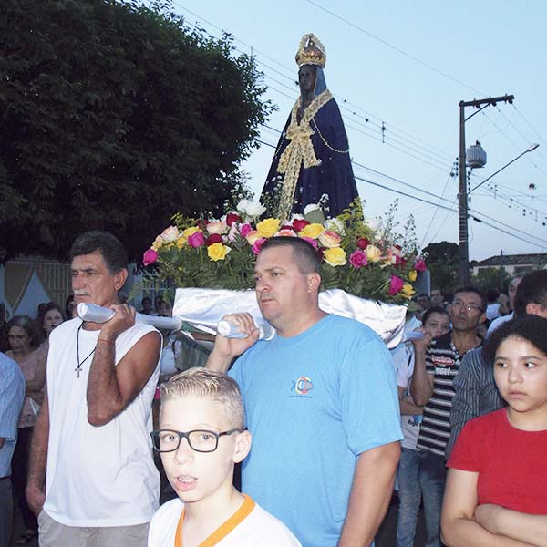Comunidade católica de Paraguaçu celebra as festividades de Nossa Senhora Aparecida