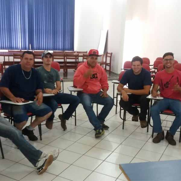 Colaboradores da SIM Internet participam de treinamento de NR35