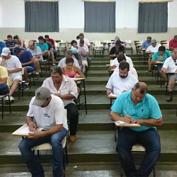 Cerca de 130 pessoas participam de prova para aquisição de habilitação para uso de motos aquáticas