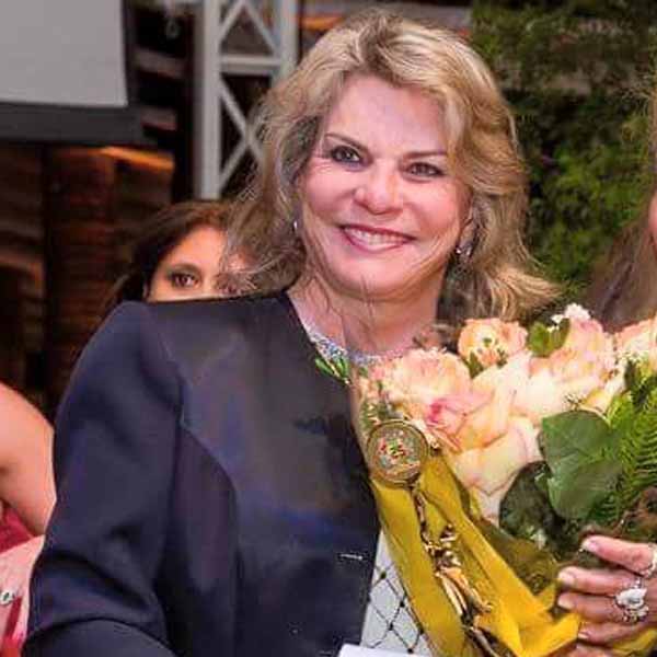 Marilu Varrone completa idade nova