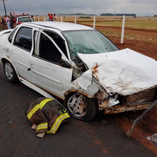 Gestante fica ferida em grave acidente entre Assis e Cândido Mota