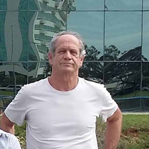 Acir Barbosa completa idade nova