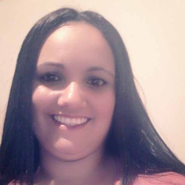 Josiane Aparecida apaga velinhas neste sábado