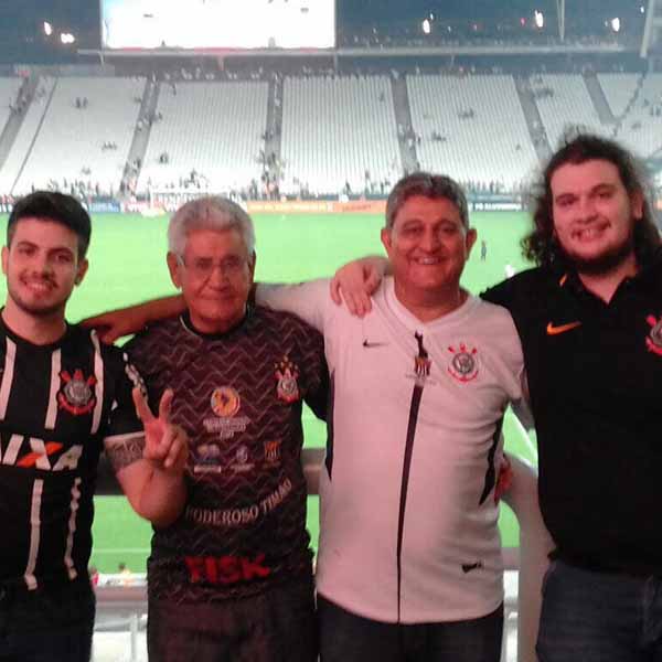 Família Lacerda vai assistir jogo Corinthias e Fluminense