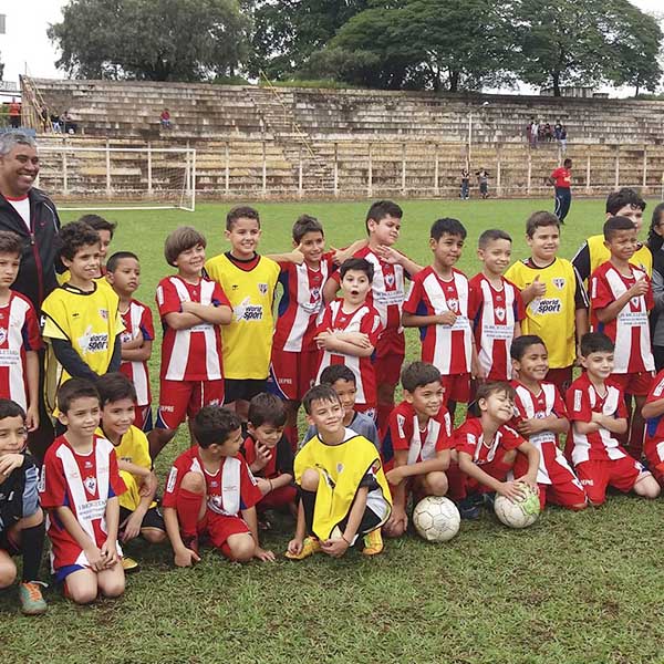 Futebol de Base de Paraguaçu recebe 'Meninos do Morumbi'
