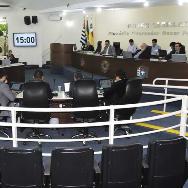 Câmara aprova em 2º turno nova regra para a instalação de postos no município