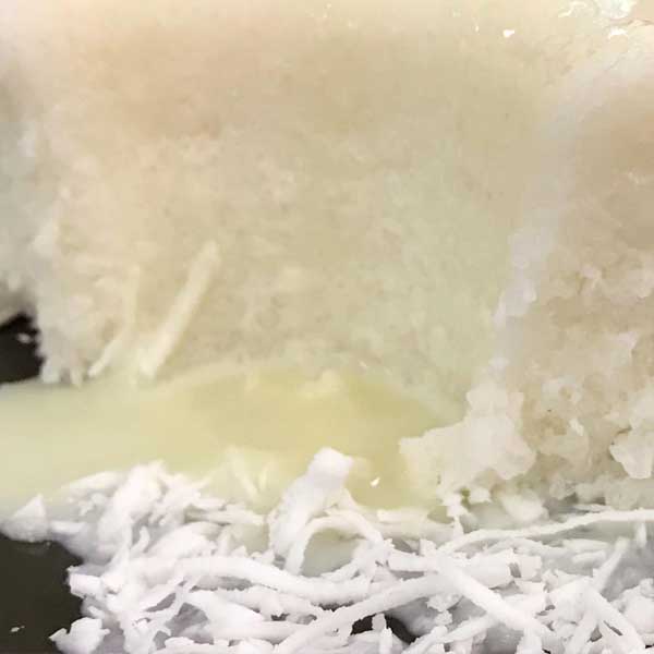 Bolo de tapioca com coco de liquidificador da Dona Sônia