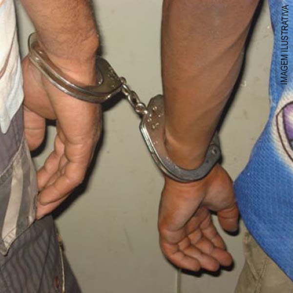 Policiais prendem homens acusados de tráfico de drogas em Paraguaçu Paulista