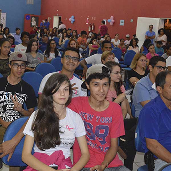 Alunos da Etec de Quatá participam de evento sobre prevenção do câncer de mama e câncer de próstata