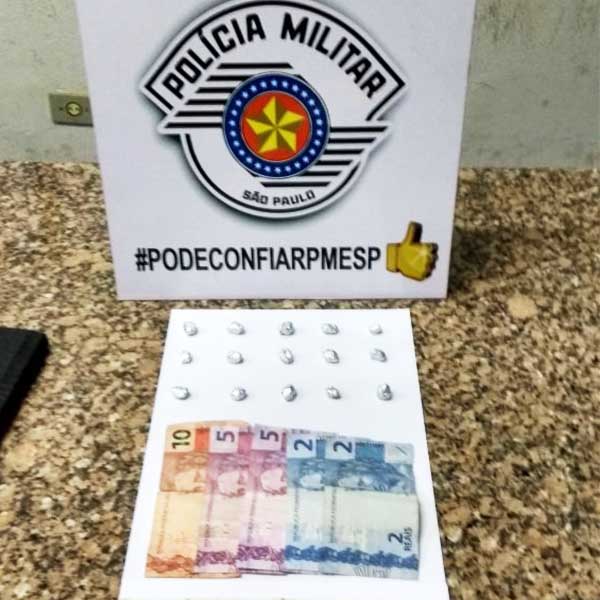 PM apreende adolescente por tráfico de drogas após denúncia anônima