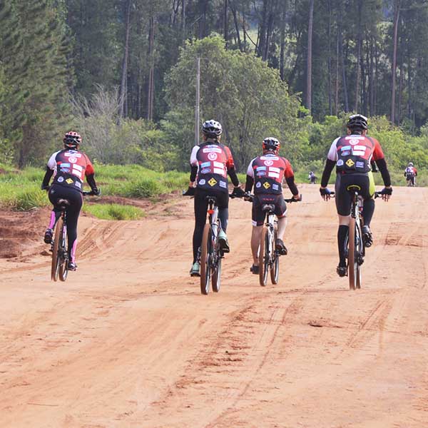 Mais de 250 ciclistas percorreram cerca de 100 km durante o Desafio de Resistência de Paraguaçu