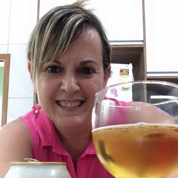 Valdirene Marconato apaga velinhas neste sabado
