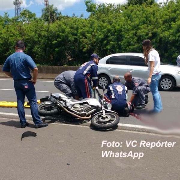 Motociclista morre após colidir na lateral de caminhão em Marília