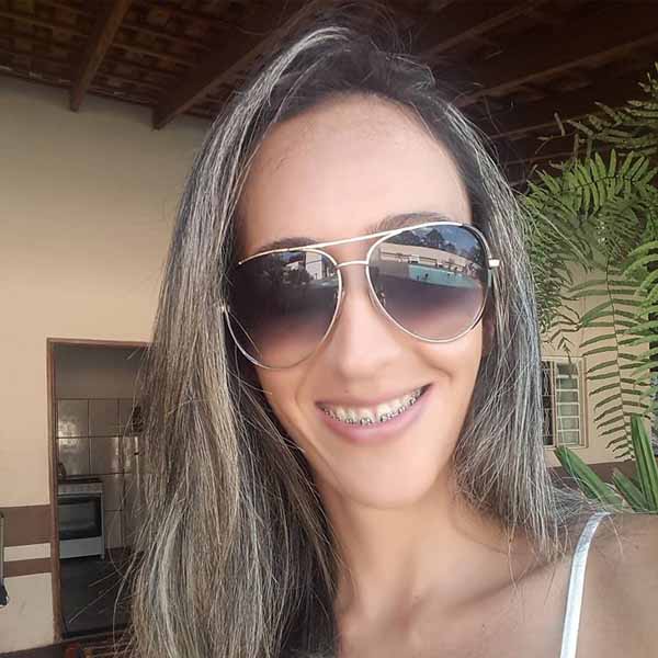 Helen Visnardi completa idade nova