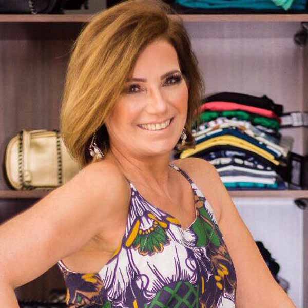 Stela Marys apaga velinhas neste sabado