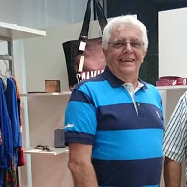Decio Farias apaga velinhas nesta quinta