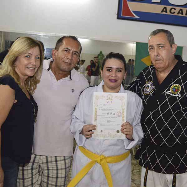 Alunos do Programa da Escola da Família do GEP participam de exame de graduação de taekwondo
