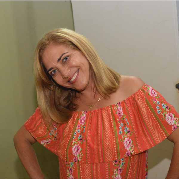 Rosi Guedes comemora mais um aniversário