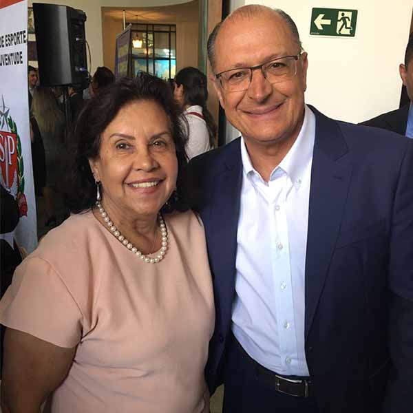 Depois de muita luta, prefeita assina nesta quinta quatro novos convênios para o município